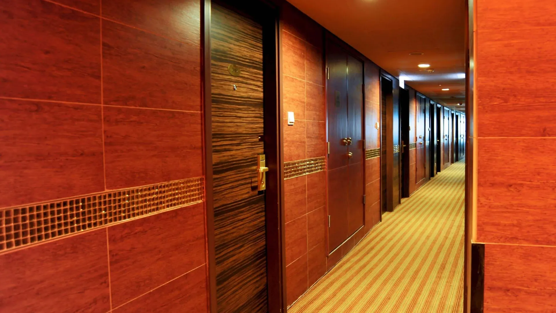 Ramada Grand Tsim Sha Tsui 호텔 홍콩
