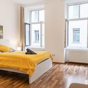 Apartamento Peaceful 1br Apt. Near Metro Station Langenfeldg. Viena