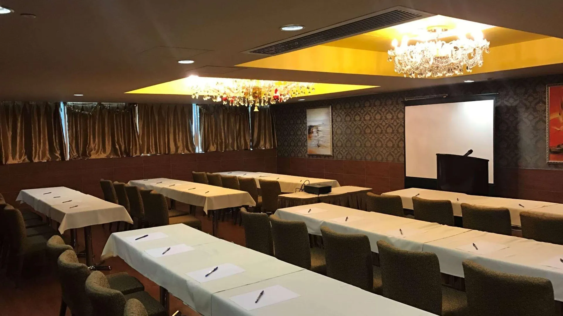 Ramada Grand Tsim Sha Tsui Hotel Hong Kong 4*,